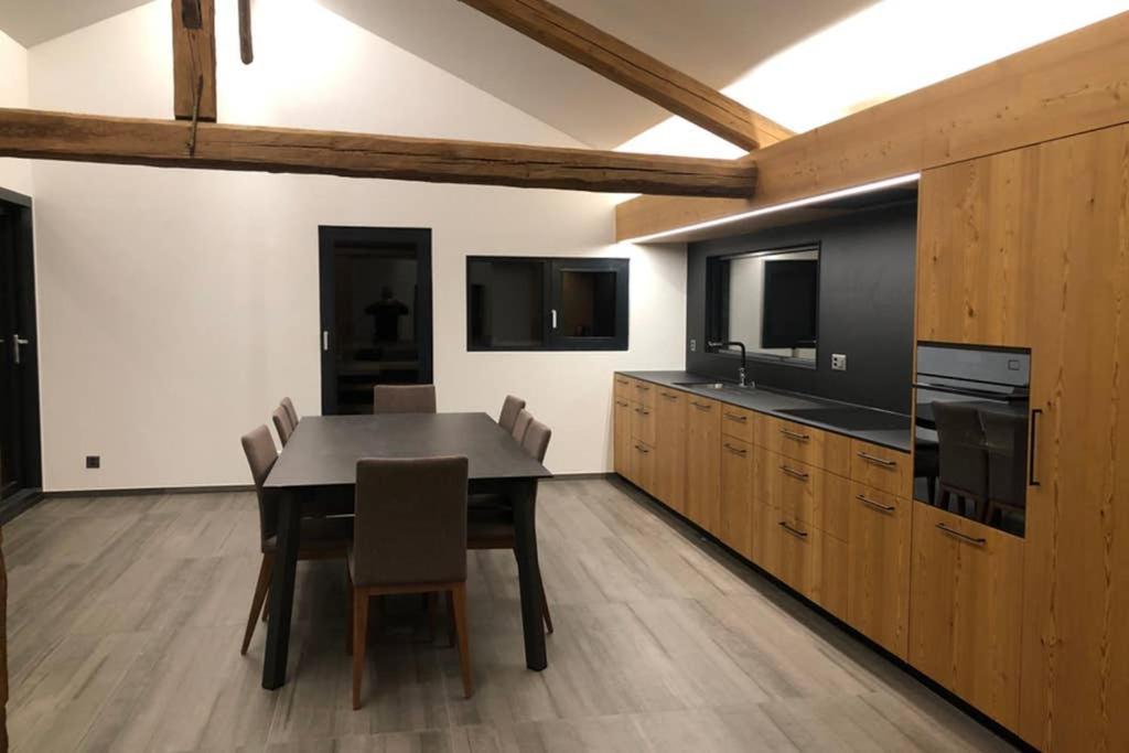 Grand Appartement Avec Terrasse A Chez-Les-Reuses Orsières Kültér fotó